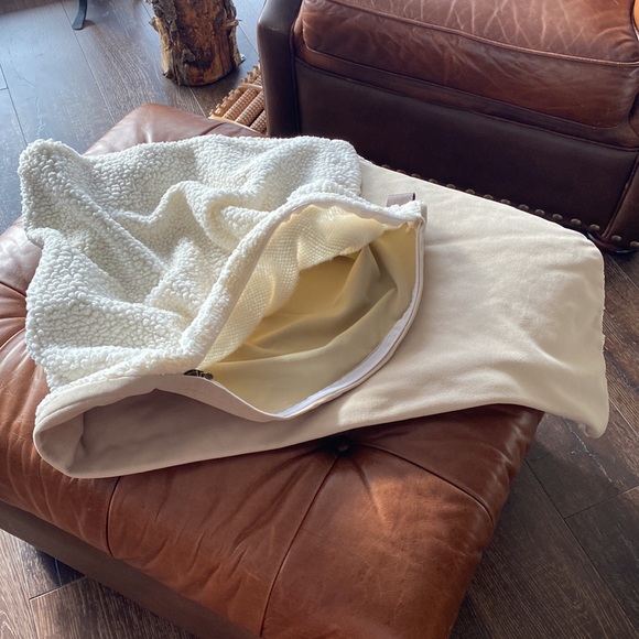 UGG SHERPA AND SUEDE BODY PILLOW COVER - Picture 3 of 4